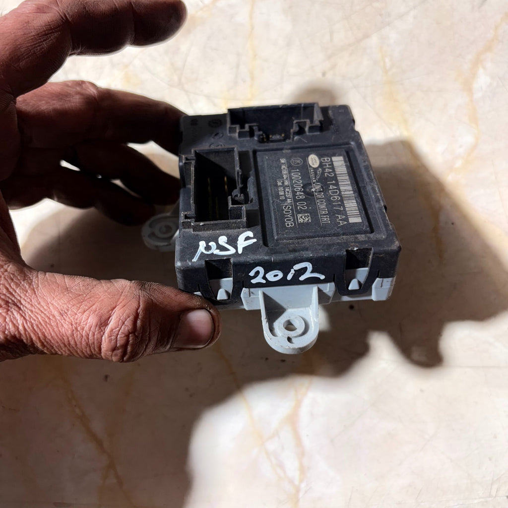 2012 LAND ROVER DISCOVERY DOOR CONTROL MODULE (LEFT FRONT) BJ32 14D620 AC