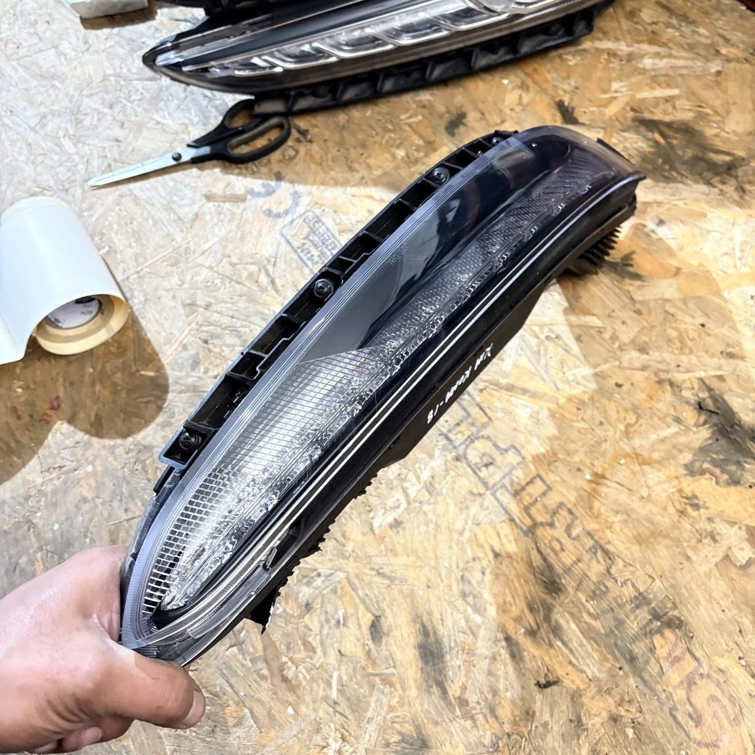HYUNDAI KONA DRL RIGHT SIDE LED 92208J9500 DAY RUNNING LIGHT DAMAGED Z2