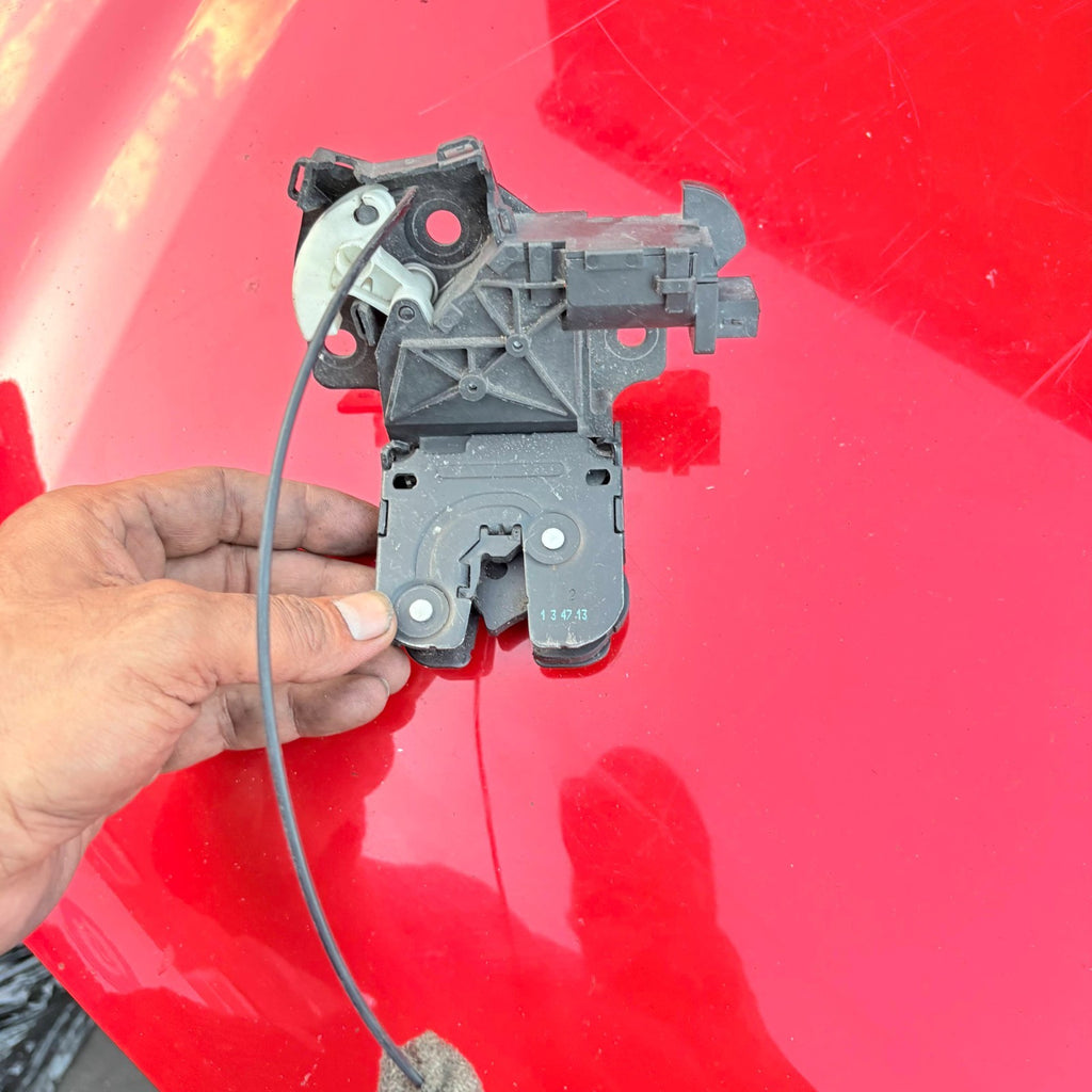 Audi TT/TTS 8J 2007-2014 Tailgate Boot Lid Lock Latch 8P4827505C