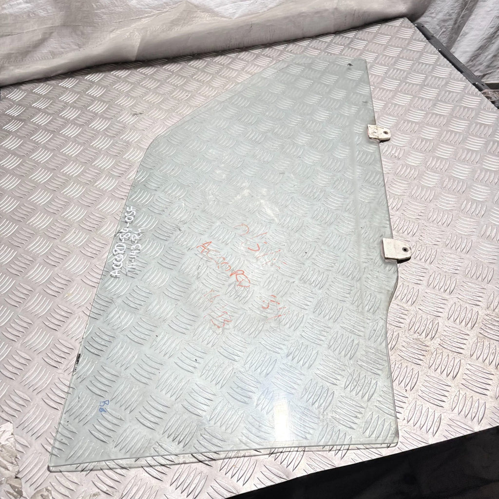 Honda Accord 84 Right Driver Side Front Door Window Glass