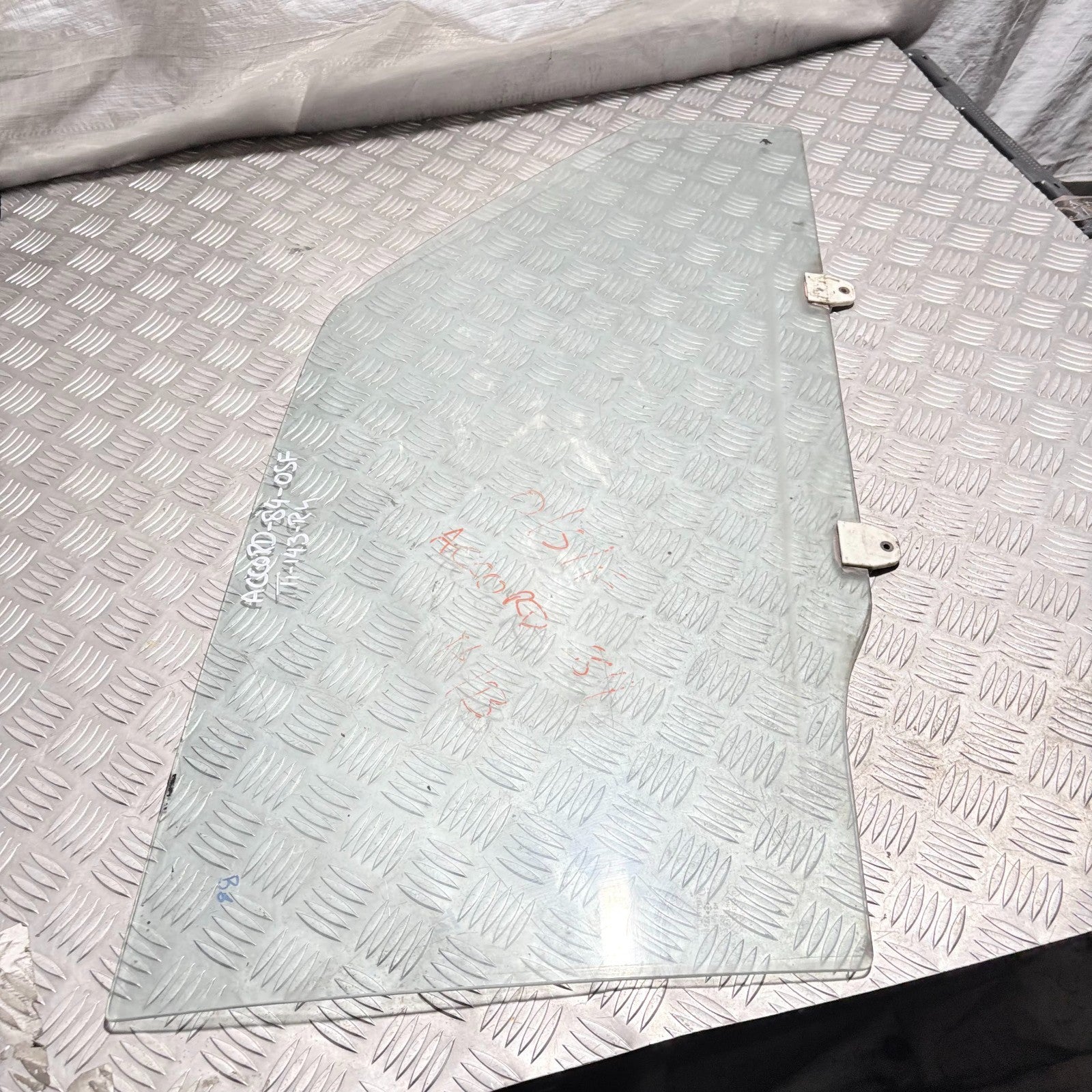 Honda Accord 84 Right Driver Side Front Door Window Glass