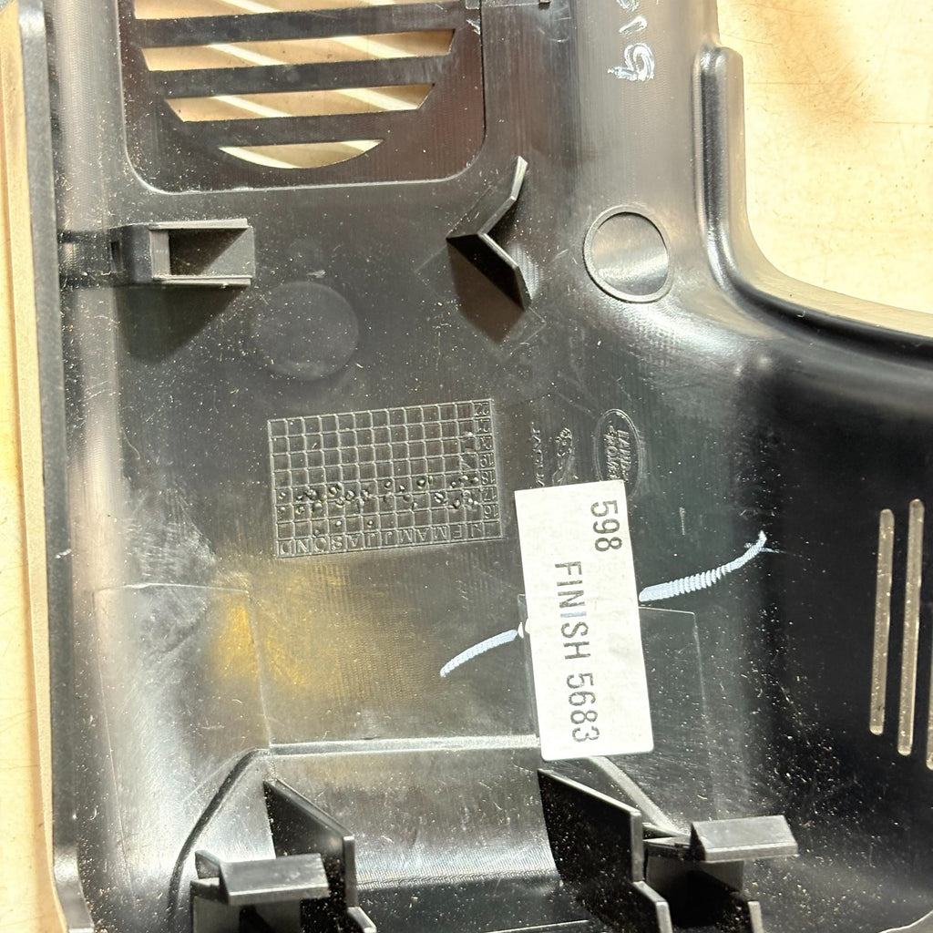 Land Rover Range Rover Velar 2019 interior part J8A217D737AA T1215 L560