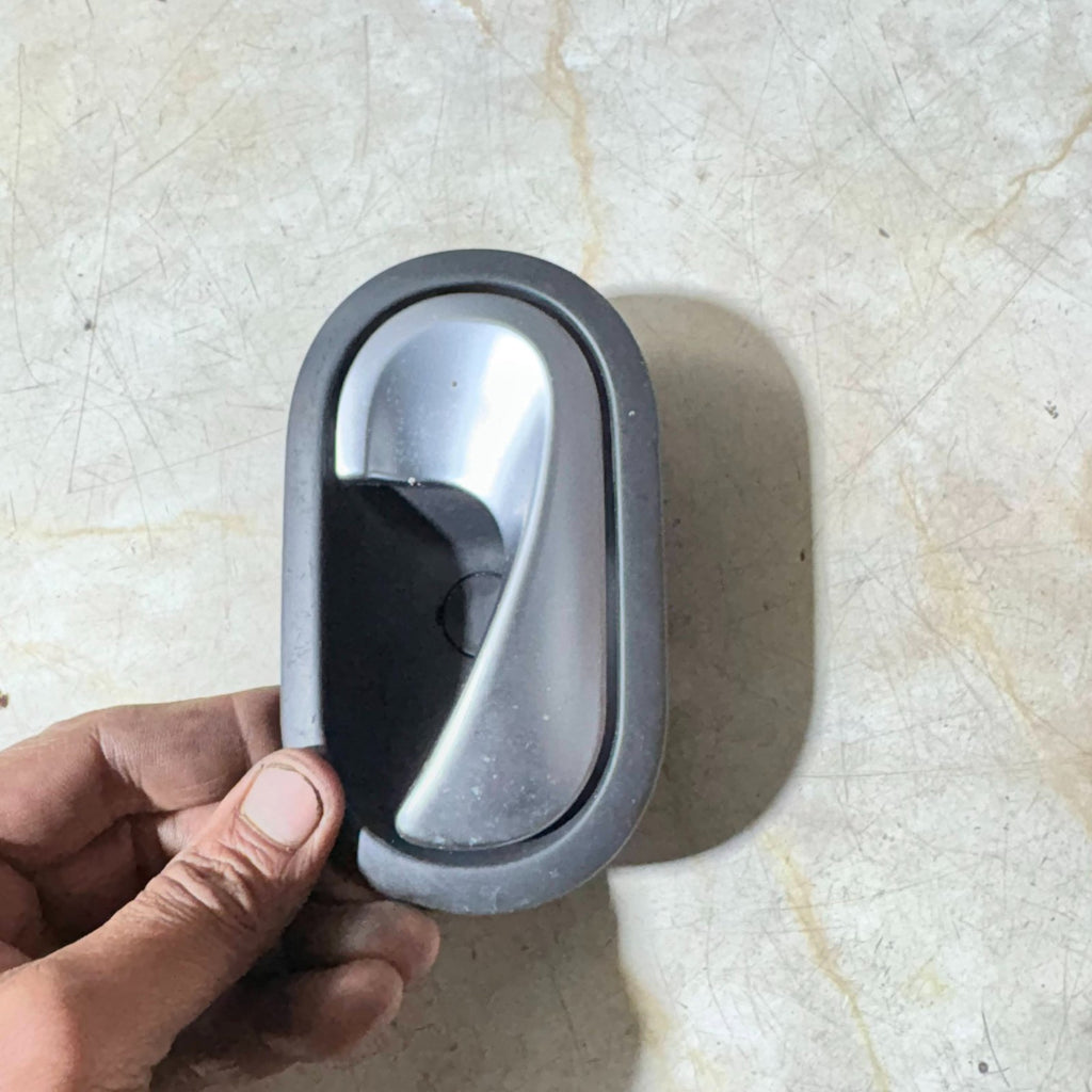 RENAULT SCENIC 2005 INTERIOR DOOR HANDLE FRONT RIGHT DRIVER SIDE