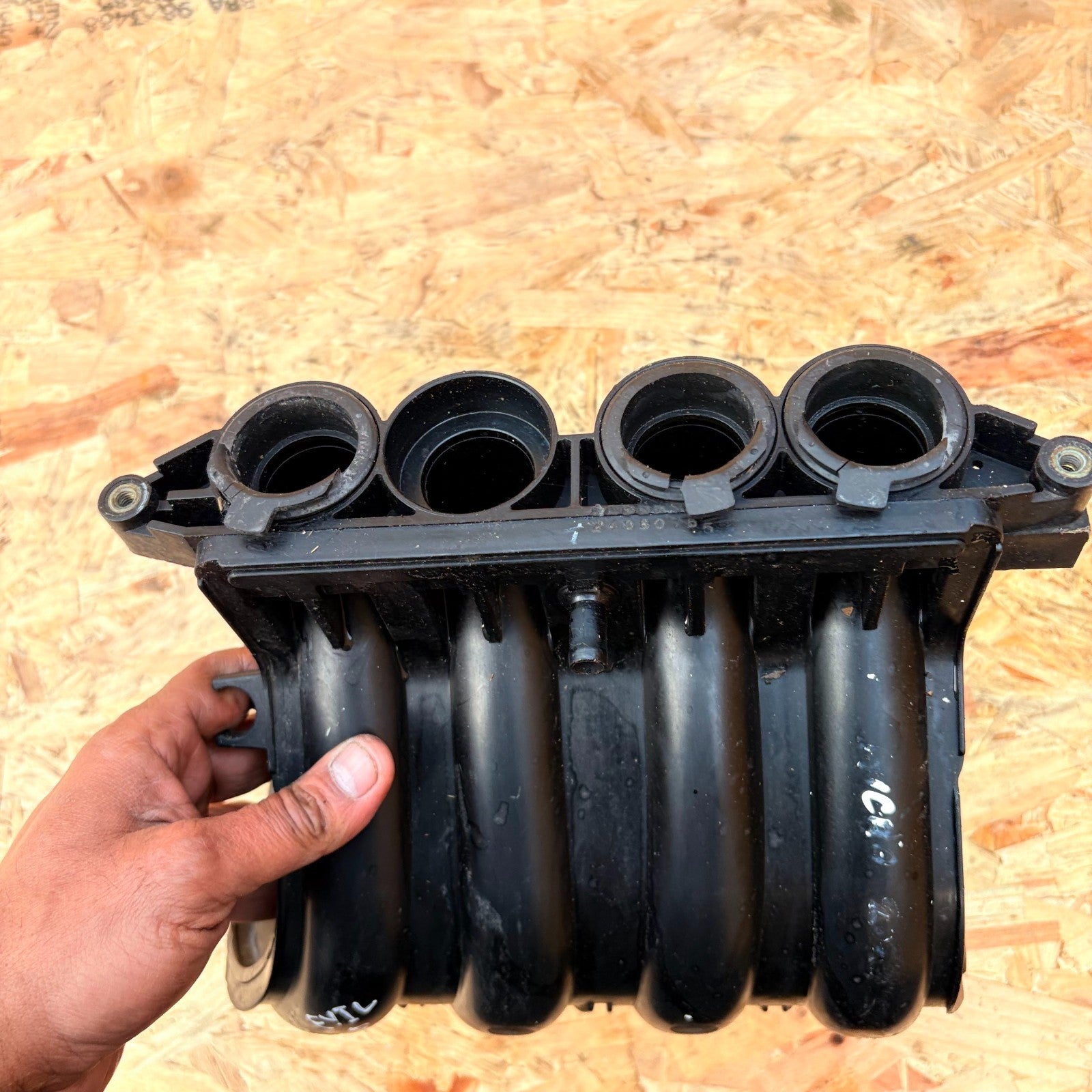 Nissan Note E11 1.4 CR14DE Petrol Air Intake Manifold 2006-2013