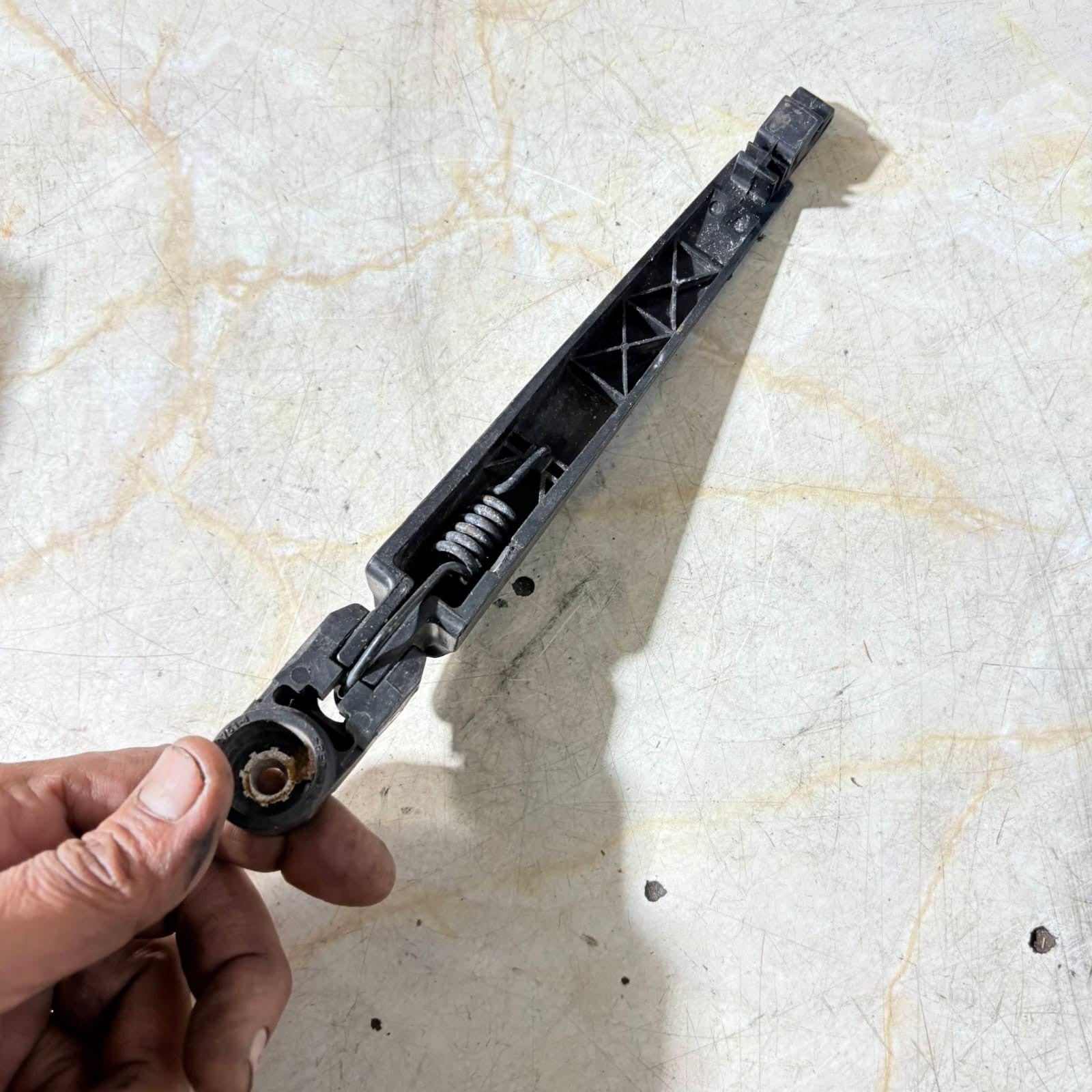Kia Soul 2014-2019/Soul EV 2015-2019 Rear Wiper Arm Tailgate 988151R000