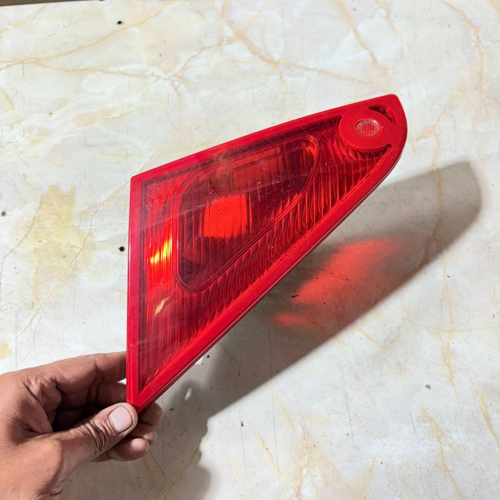 2004-2013 MITSUBISHI COLT REAR TAIL LIGHT MN105624