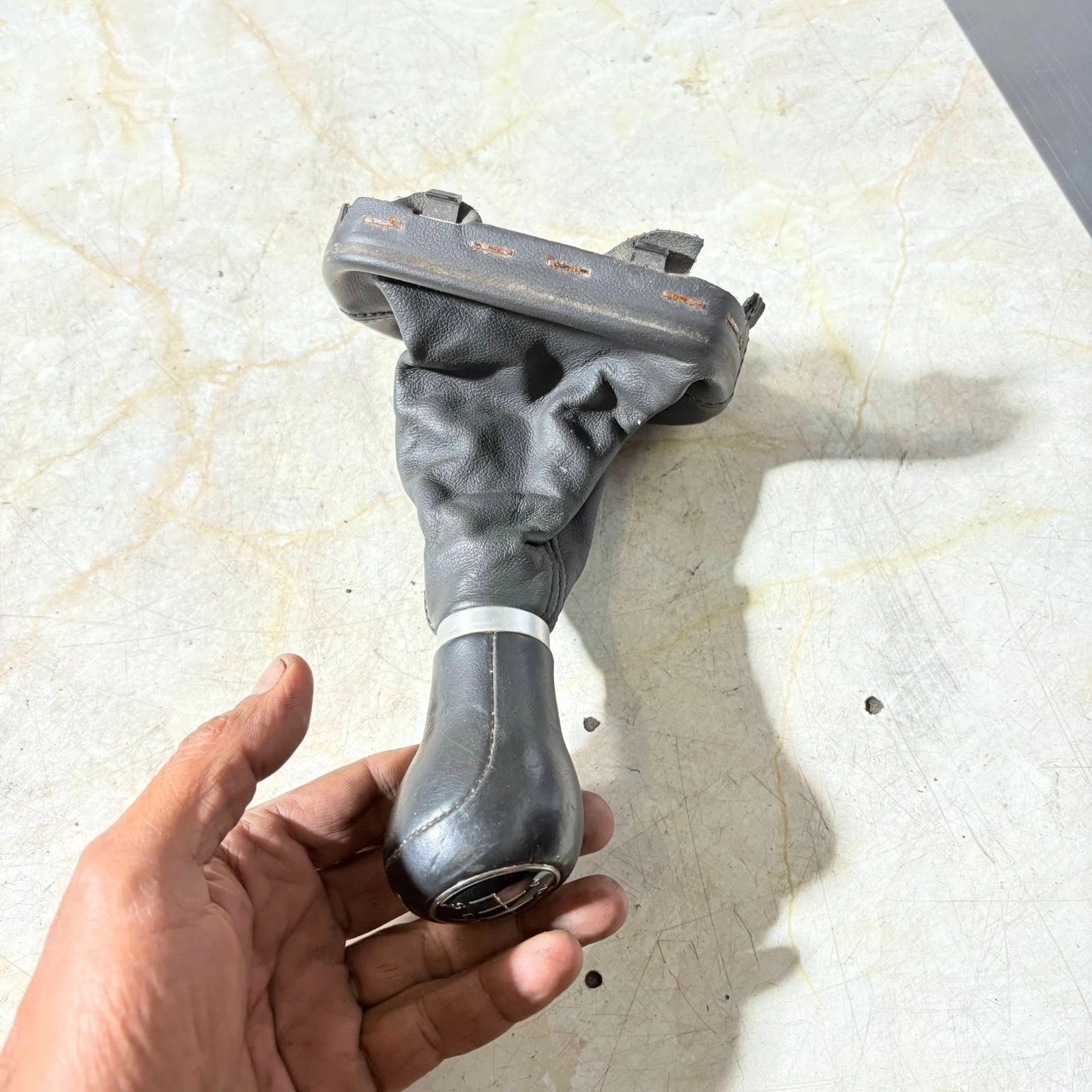 AUDI A1 8X 2010-2018 5 SPEED GEAR KNOB AND GAITER 8P0863279A