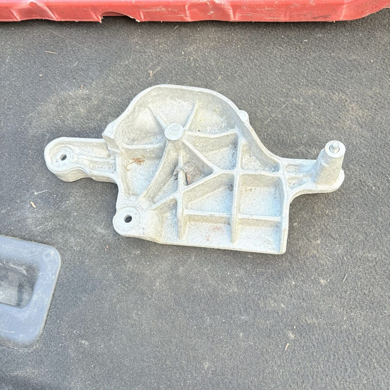 JAGUAR XF X250 2011-2015 2.2D DIESEL ENGINE MOUNTING BRACKET 9674780780