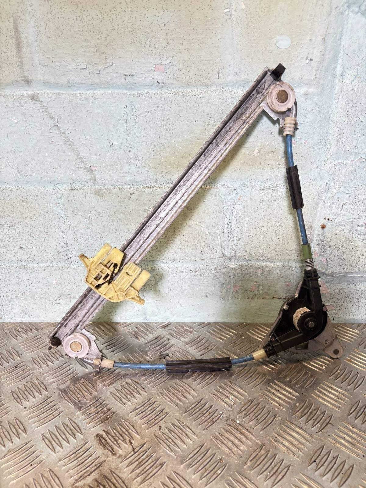 CITROEN XSARA PICASSO 2005 DRIVER SIDE REAR MANUAL WINDOW REGULATOR