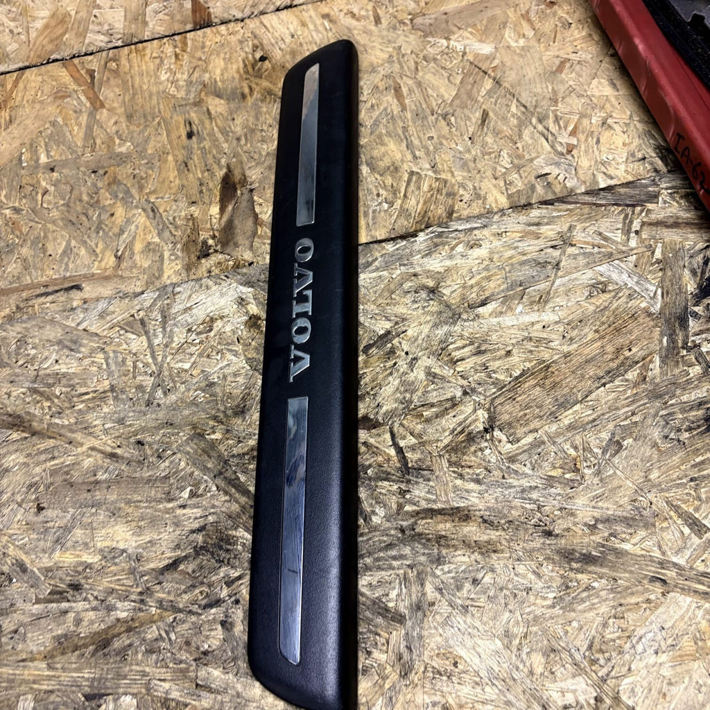 VOLVO S40 II Passenger side Interior Step Trim 30744287 2.00 Diesel21315213 2009