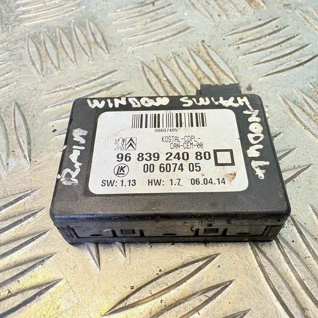 9683924080 Peugeot 207 Citroen DS3 Genuien Windscreen Rain and Light Sensor