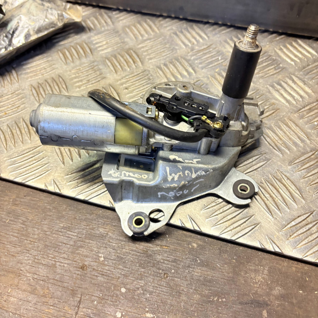 0 390 201 561 rear windscreen wiper motor for NISSAN TERRANO