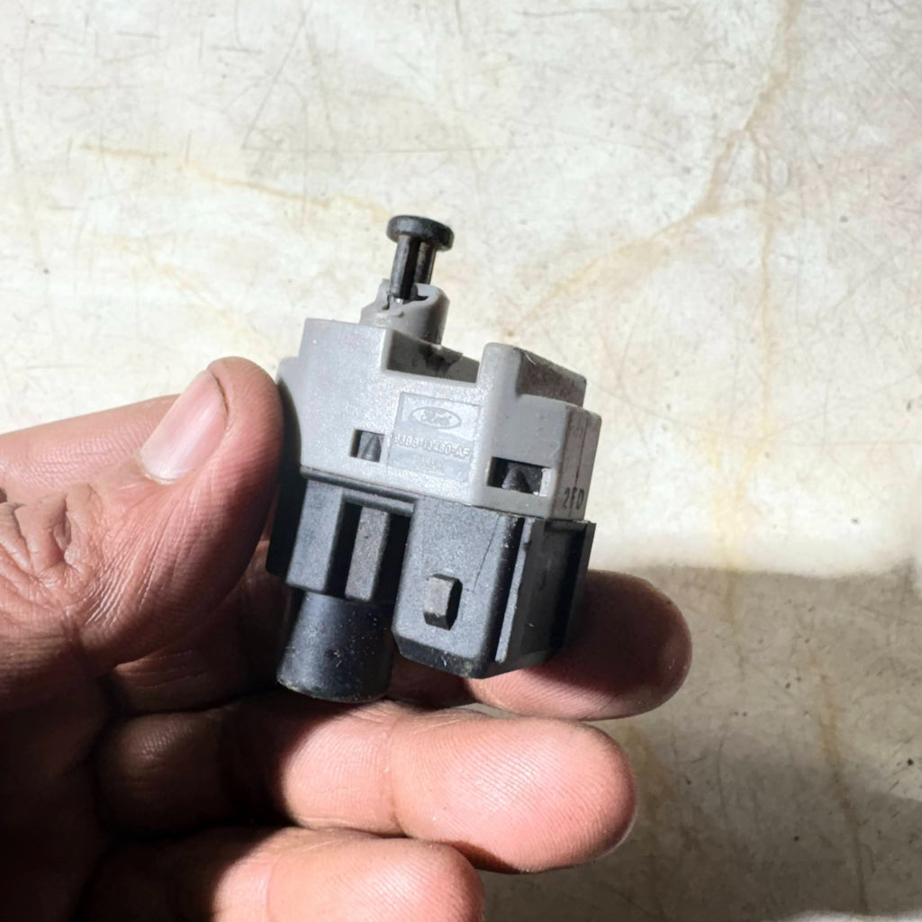 Range Rover L322 MK3 2002–2009 Brake Light Switch 93BB‑13480‑AF
