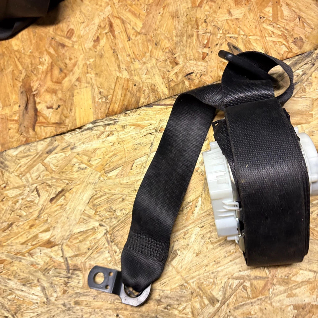 BMW X3 E83 5 Door Rear Right Driver Seat Belt 2004-2010 RHD 33031970