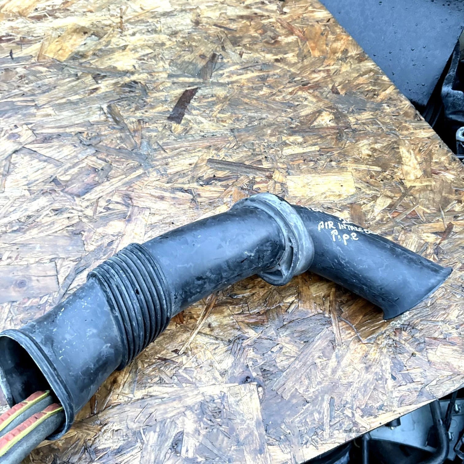 Porsche Cayenne 9P S 4.5 2008 O/S/F Air Intake Pipe 7L5129609 7L5129752 14505537
