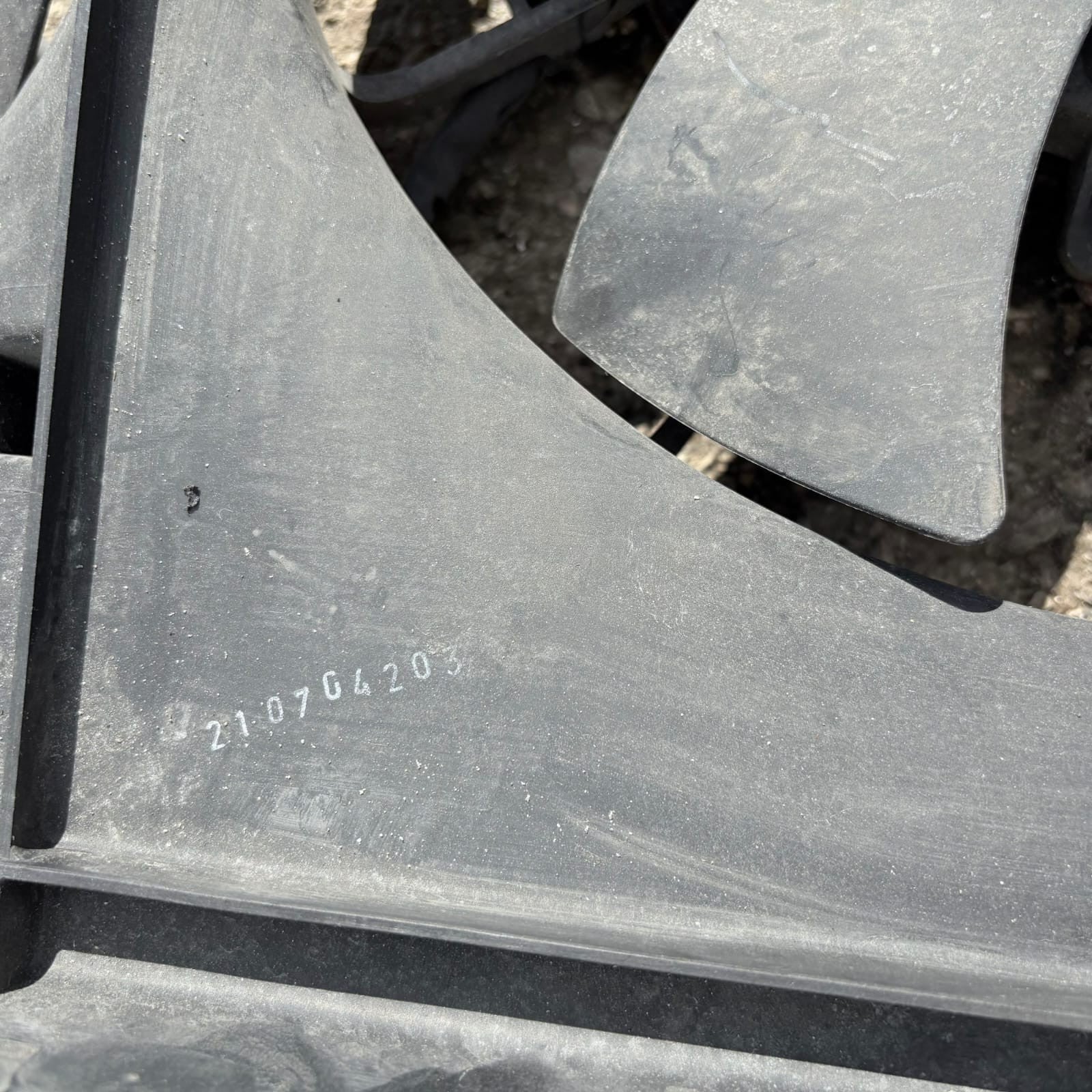 Toyota Avensis II, 16363-0H030 Diffuser-2004