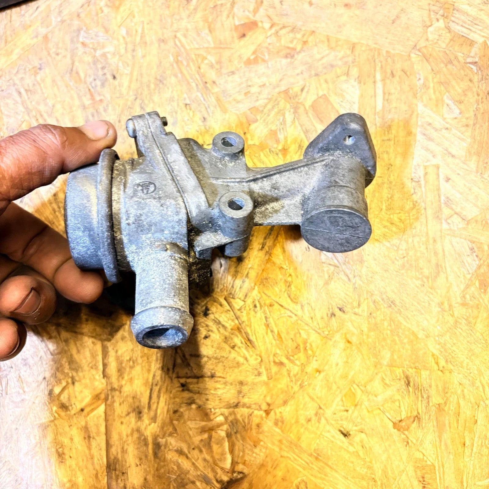 Mercedes C-Class W203 EGR Valve Exhaust Gas Recirculation Vacuum 2003