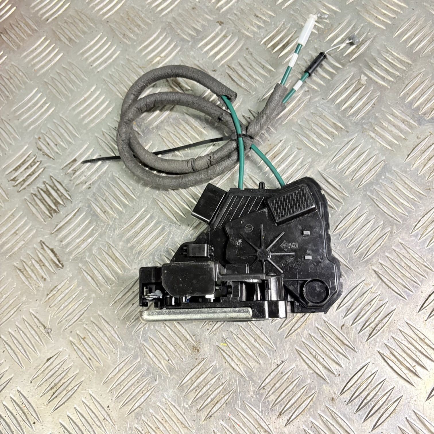 7131035001 PASSENGER REAR DOOR LOCK/E1-B3-51-2/FOR SSANGYONG TIVOLI CRYST 2017