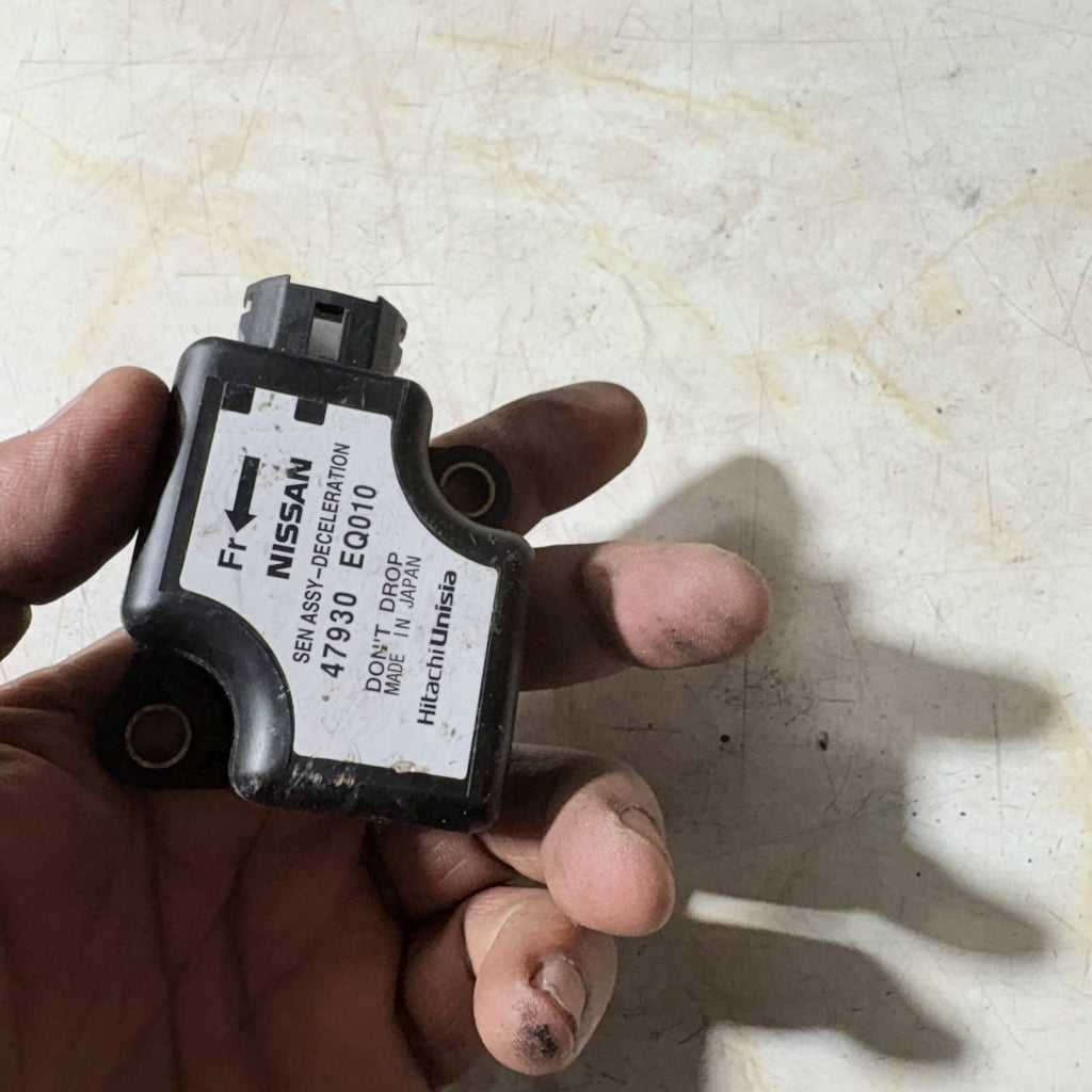 Nissan X-Trail T30 2.2 Diesel Deceleration Sensor Module 47930 EQ010