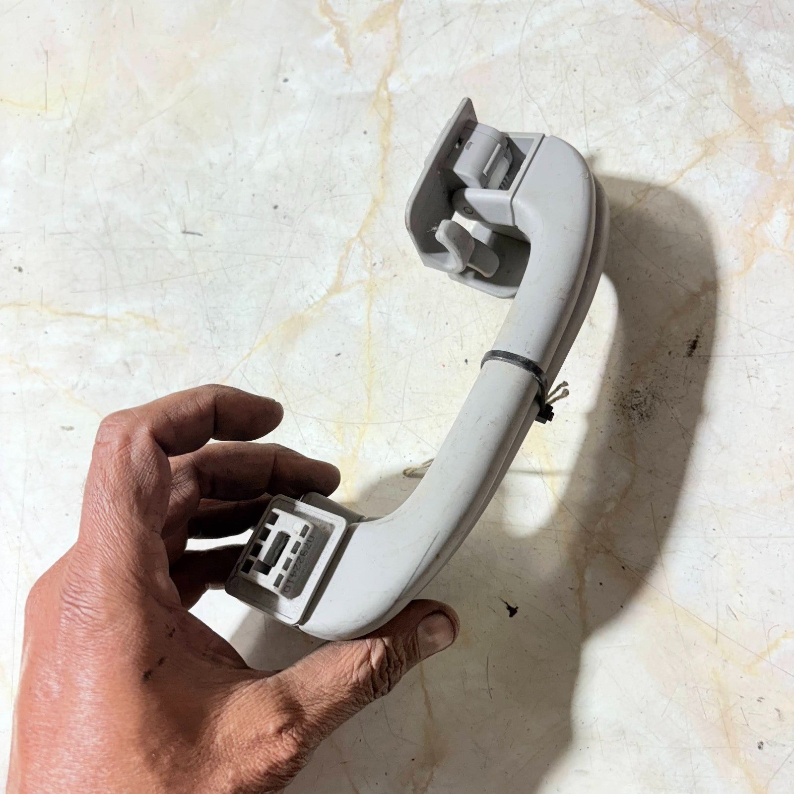 BMW E60 E61 E90 E91 REAR INTERIOR GRAB HANDLES LEFT RIGHT 9143529 9143530