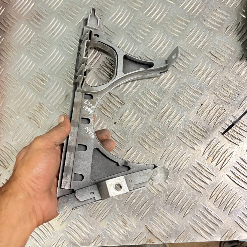 MERCEDES BENZ E CLASS E300 1999 HEADLIGHT LOWER COVER FRAME TRIM FRONT LEFT