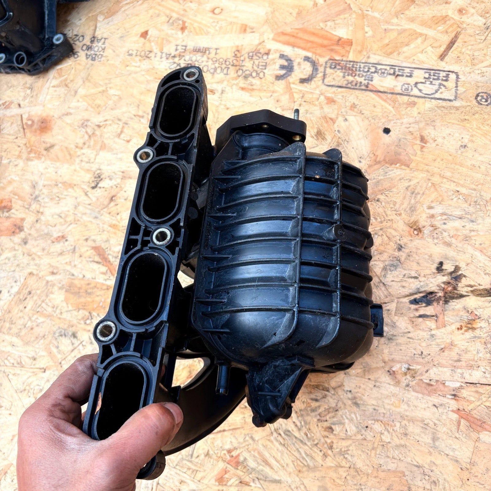 2013 SUZUKI SPLASH INLET MANIFOLD THROTTLE BODY