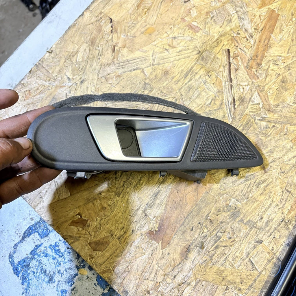 Ford Fiesta 2017-2023 Mk7 INTERIOR DOOR HANDLE RIGHT DRIVER SIDE FRONT