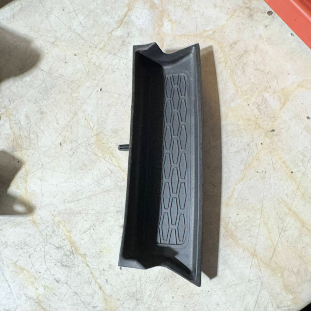 RANGE ROVER SPORT L494 13-17 STORAGE POCKET PANEL COVER RUBBER MAT DK62-045G34-A