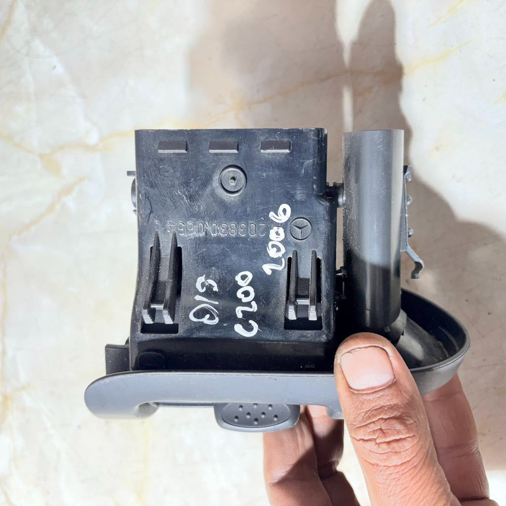 Mercedes C-Class drivers side dash air vent assembly (2000-2006)