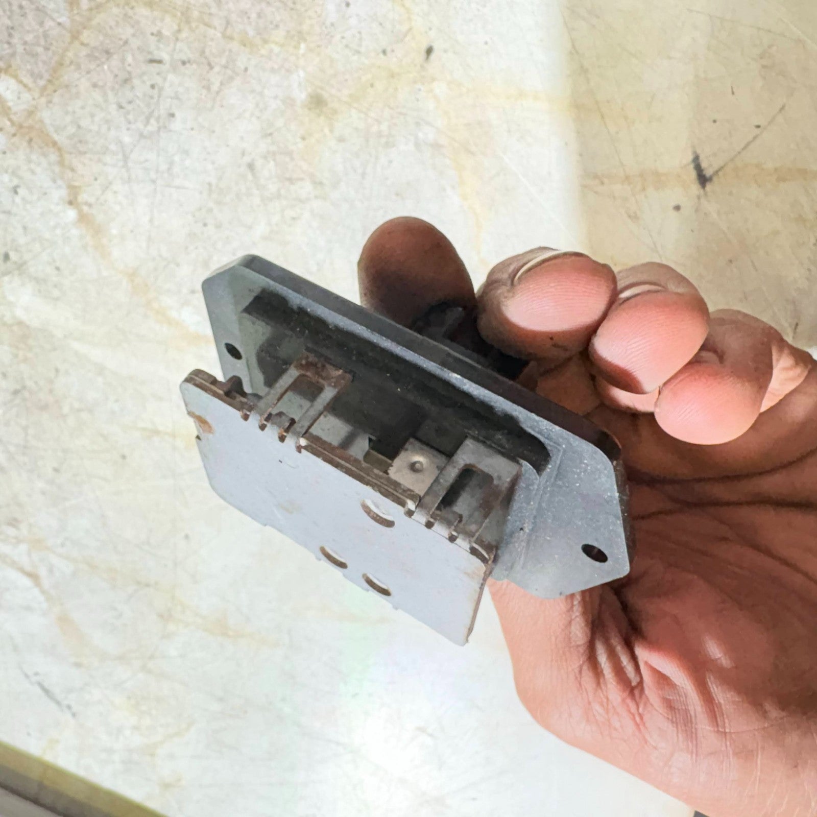 FORD FOCUS FIESTA TRANSIT HEATER BLOWER MOTOR FAN RESISTOR RHEOSTAT 8L505