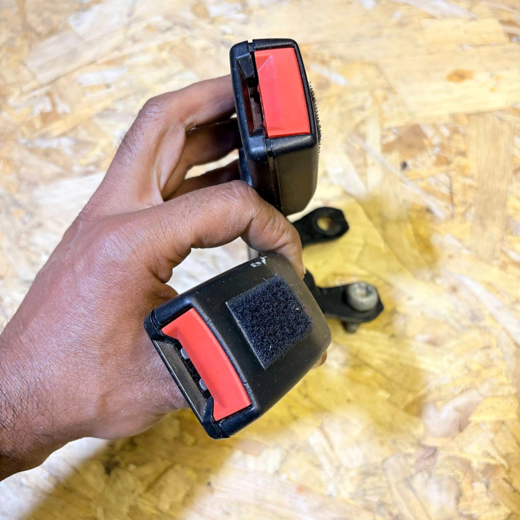 FORD FUSION 2011 RIGHT REAR DOUBLE SEAT BELT BUCKLE PAIR