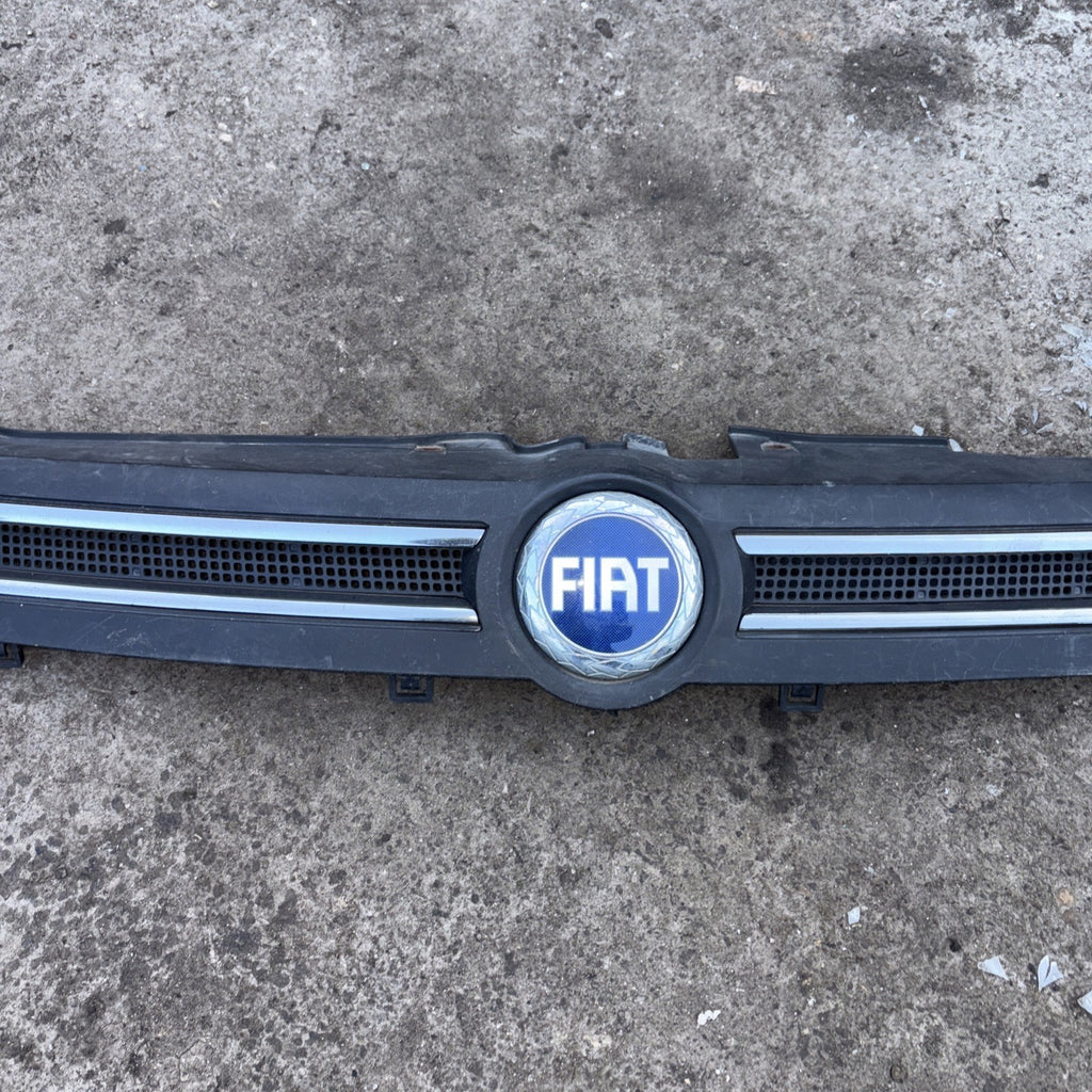 FIAT PANDA Mk2 FRONT BUMPER UPPER GRILL WITH CHROME 735353899 2003-2011
