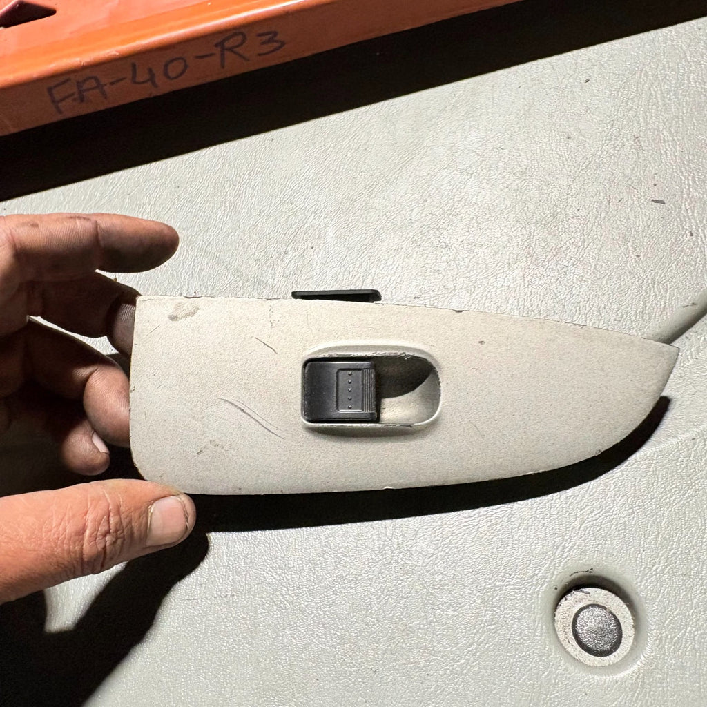 Honda CR‑V Rear Passenger Door Power Window Switch Assembly 2002‑2004