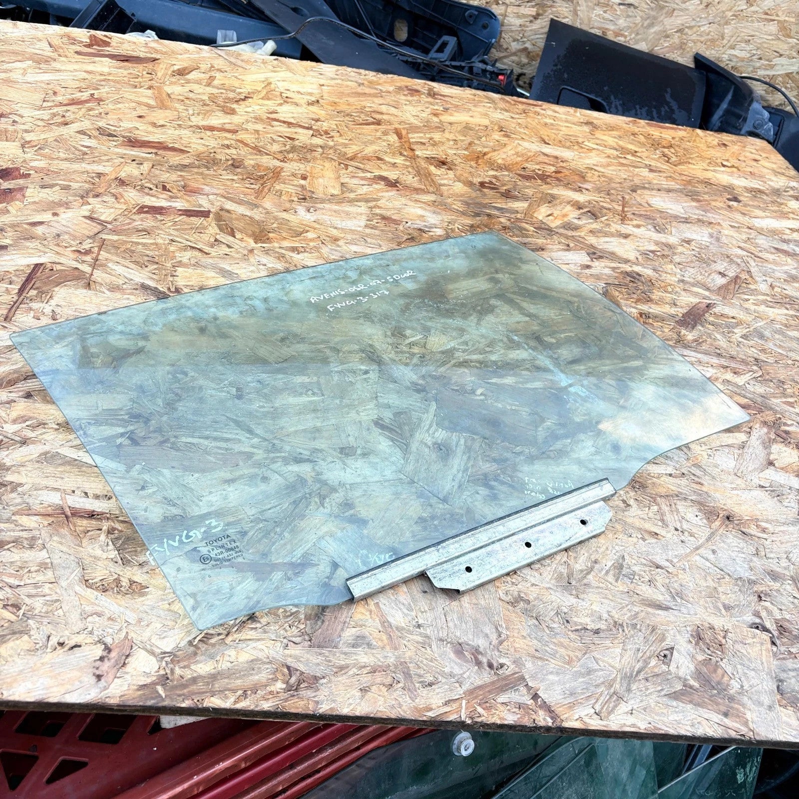 Door-Drop Glass - REAR RIGHT for Toyota Avensis 2007