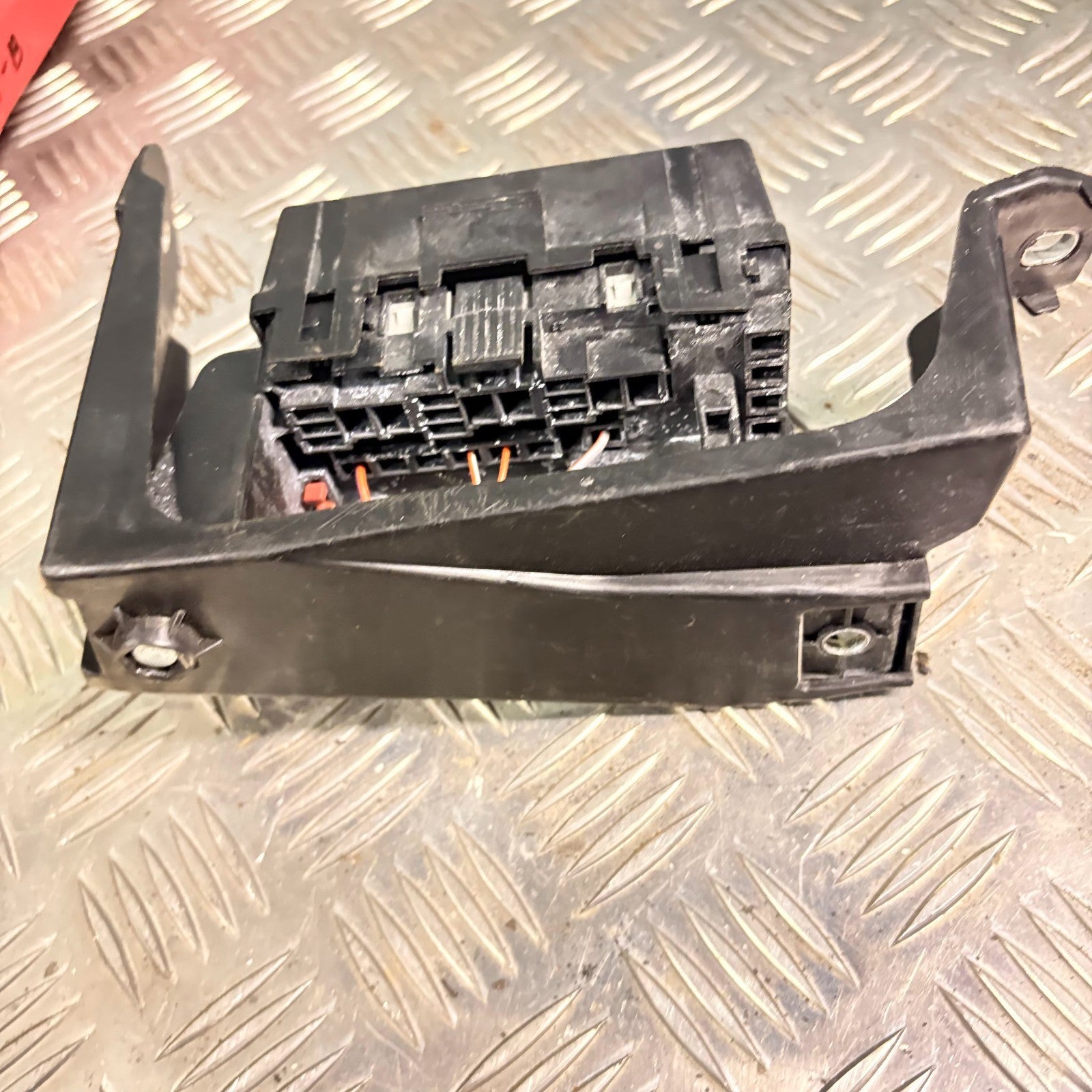 FIAT PUNTO MK3 TYPE 199 2012-2018 1.4 5DR FUSE BOX MODULE BRACKET
