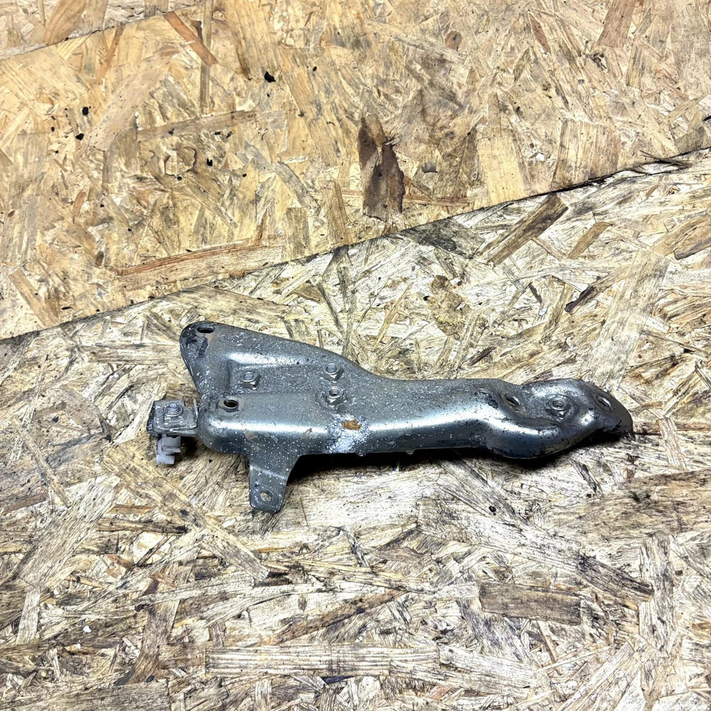 MERCEDES E-CLASS W212 C220 EGR VALVE MOUNT SUPPORT BRACKET A6510901041