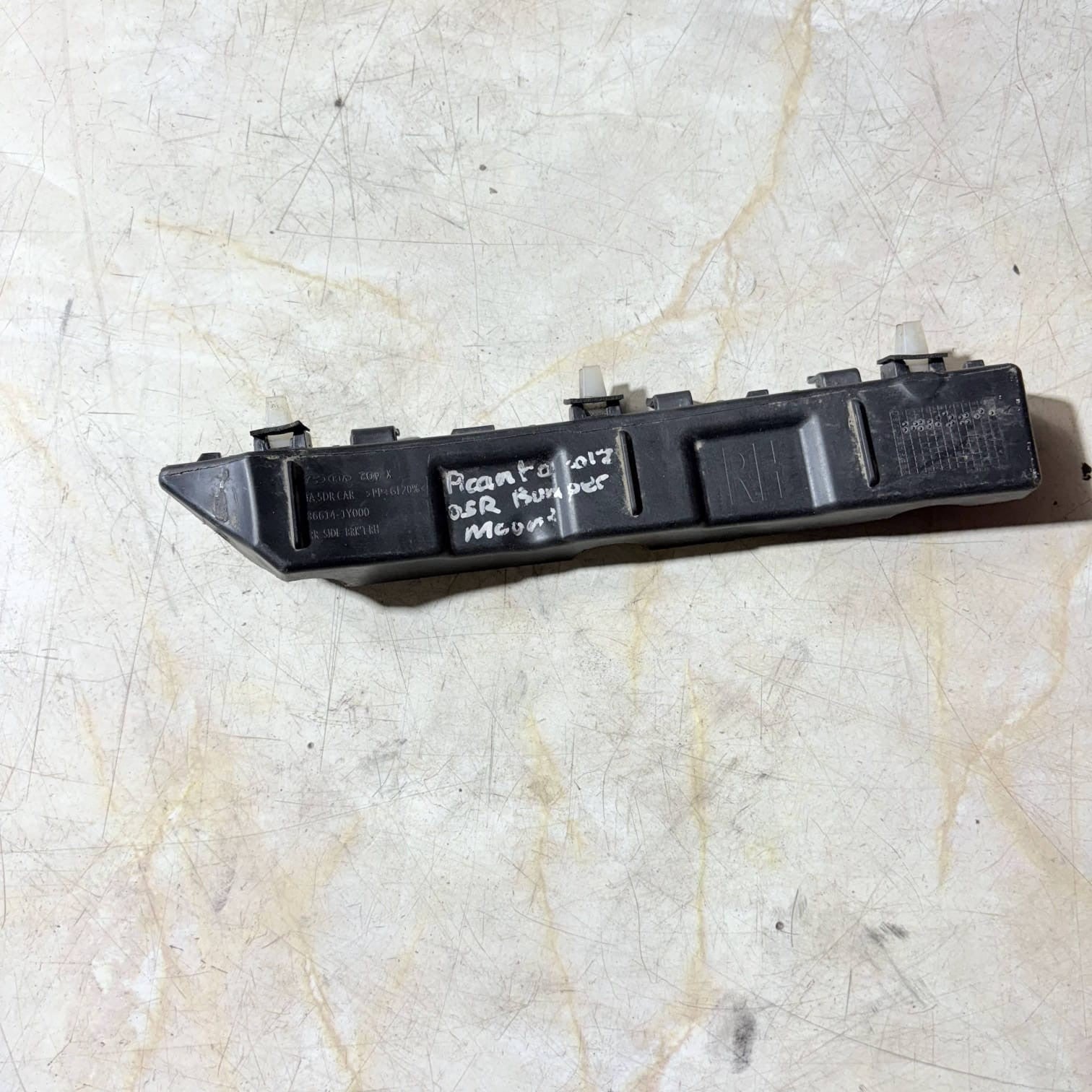 Kia Picanto TA 2011-2017 Rear Right Bumper Side Bracket OSR 866141Y000