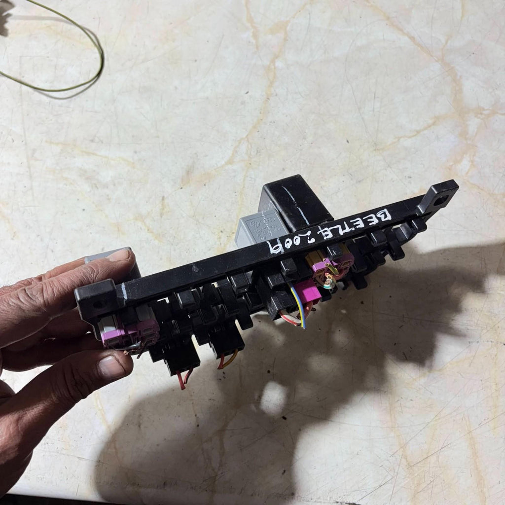 2006-2010 VW Beetle Mk1 Engine Fuse Box Relay Assembly
