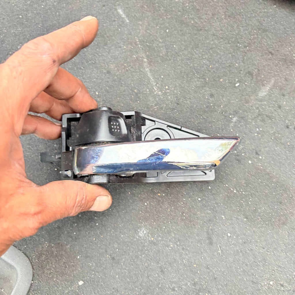 Suzuki Swift Mk3 2009-2017 Left Passenger Nearside Front Inner Door Handle