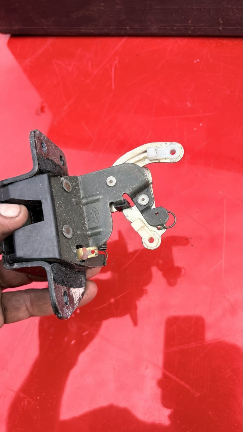 Hyundai Tucson JM 2006 Tailgate Boot Lid Lock Catch Latch AMD156798