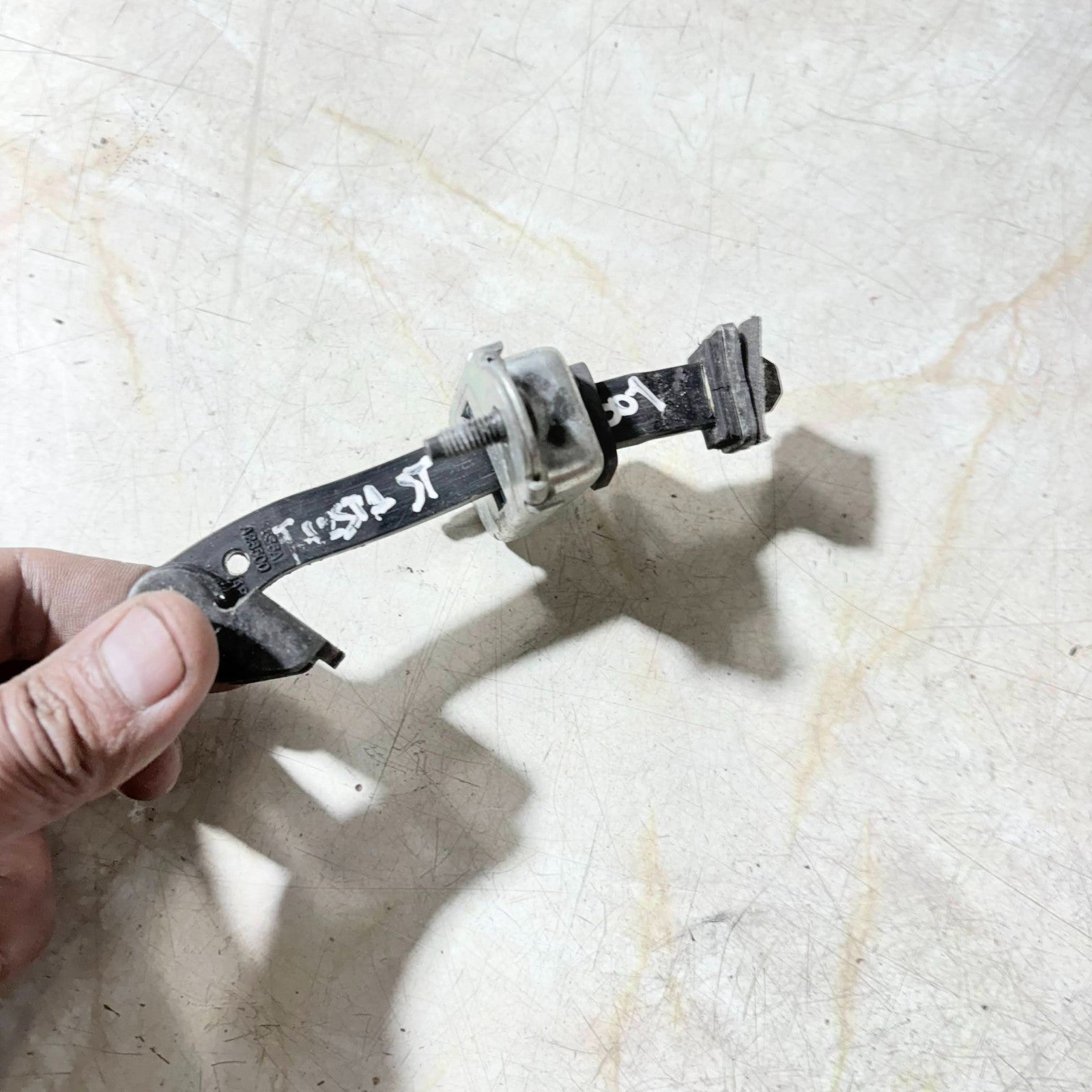 ford fiesta st 2007 front right side door check strap