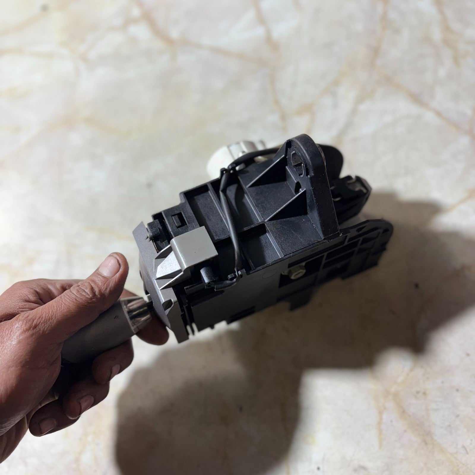 TOYOTA PRIUS 04-09 AUTO GEAR SHIFTER SELECTOR LEVER 89451-47030