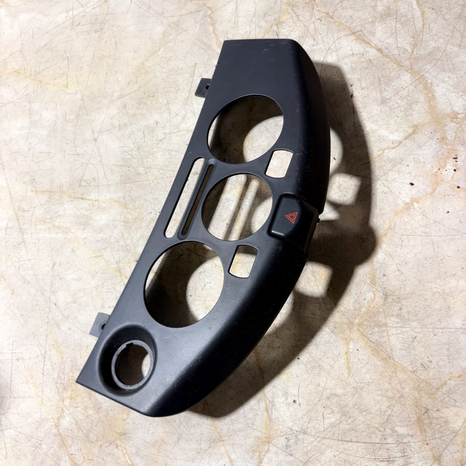 NISSAN MICRA K12 HEATER CONTROL SURROUND TRIM 27570AX100 2007