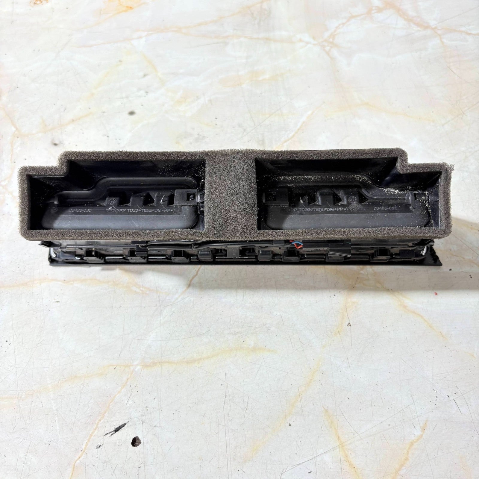 2009 AUDI A4 B8 DASHBOARD CENTRE AIR VENTS 06485-005