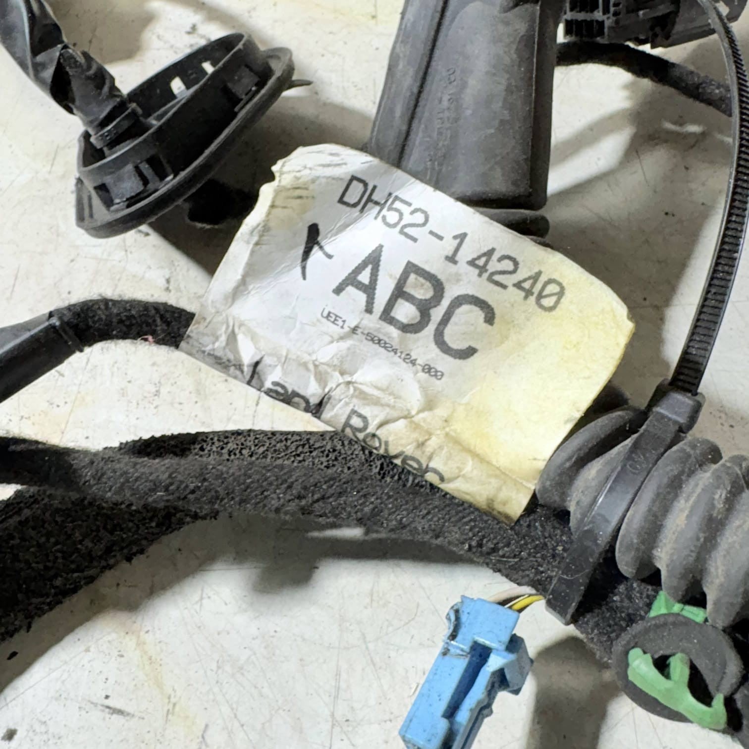 LAND ROVER FREELANDER 2 NEARSIDE REAR DOOR WIRINGHARNES DH52-14240 ABC 2007