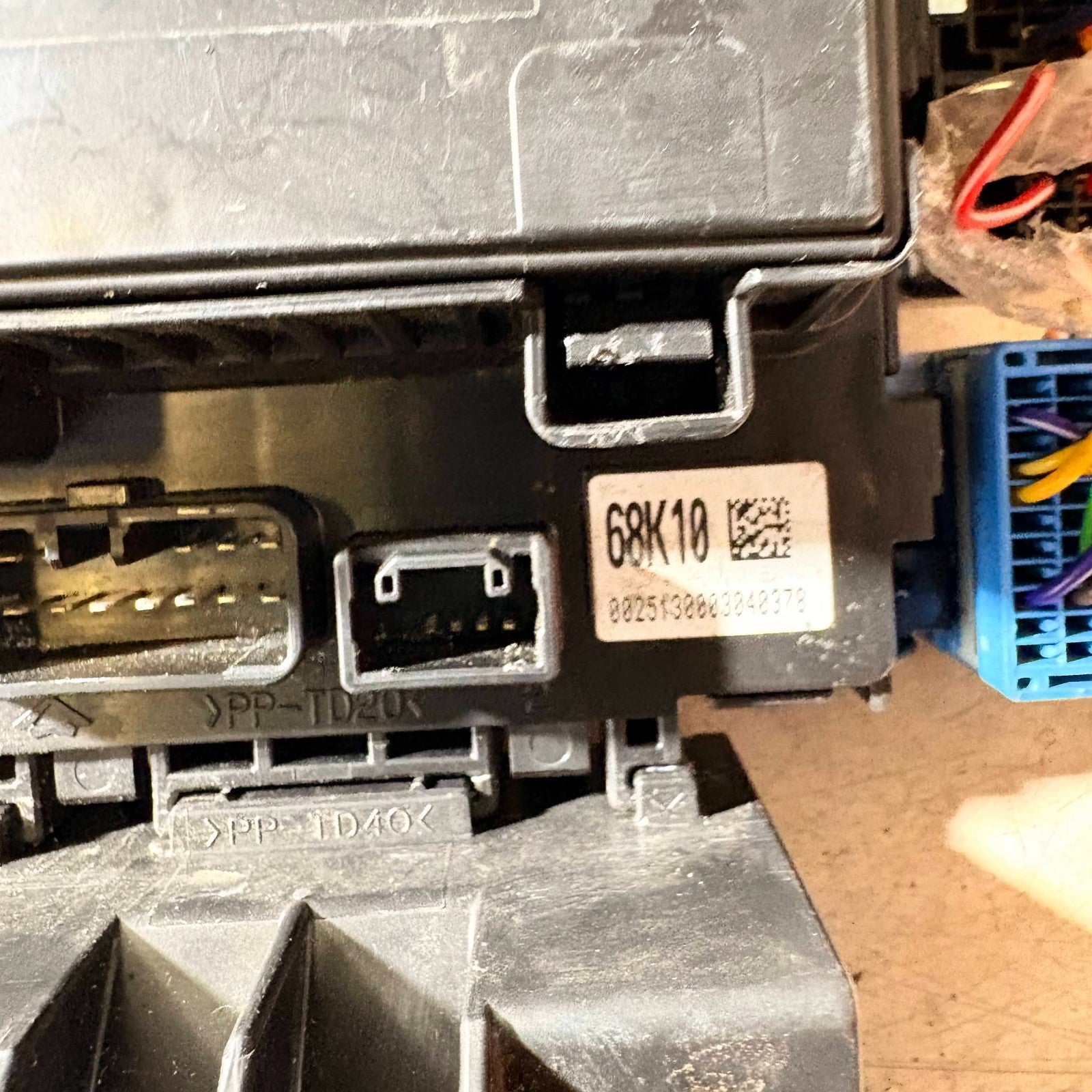 Nissan Pixo 2009-2013 FUSE BOX UNDER DASHBOARD 68K10