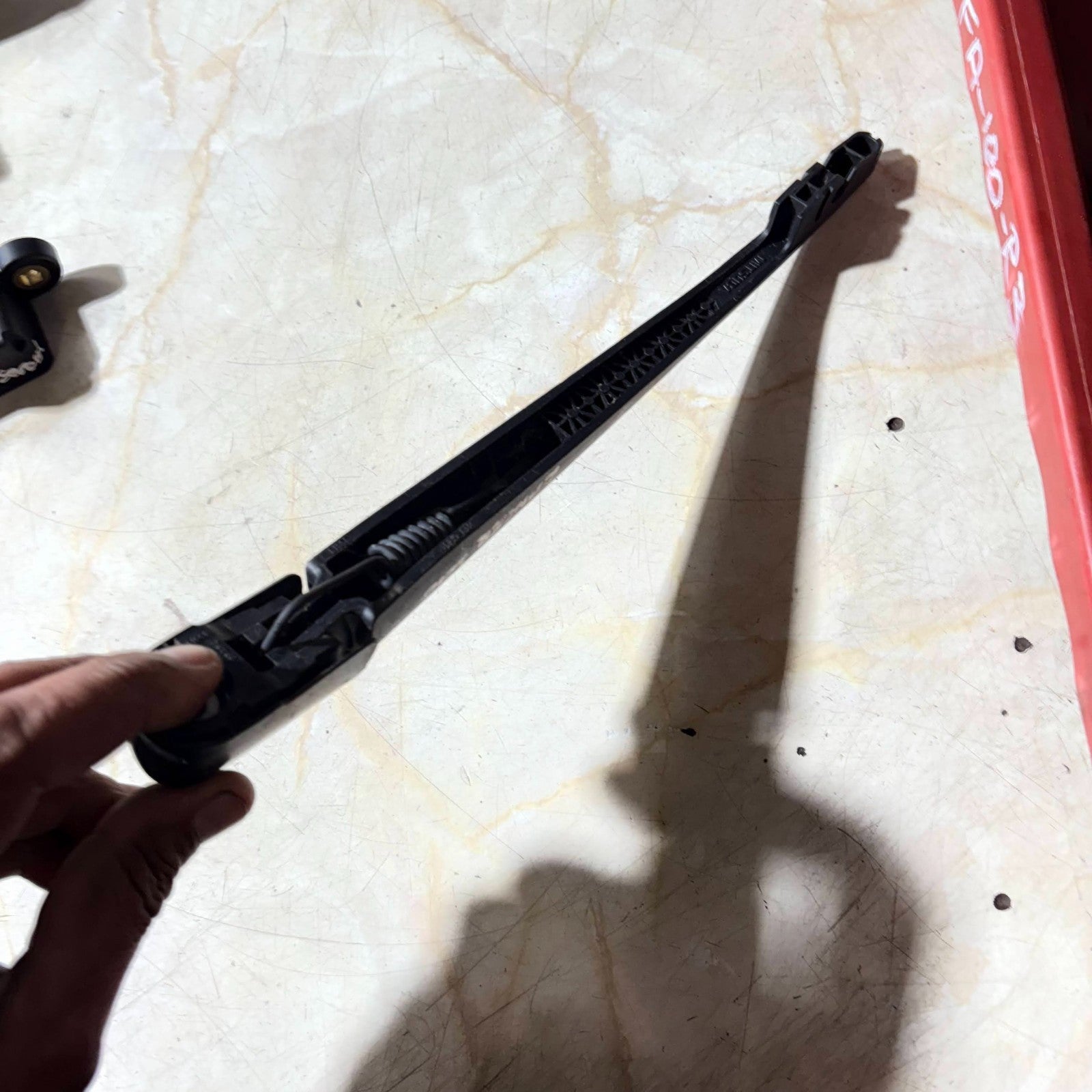 Mitsubishi Lancer Sportback 2010-2011 5 Door Rear Windscreen Wiper Arm 8253A079