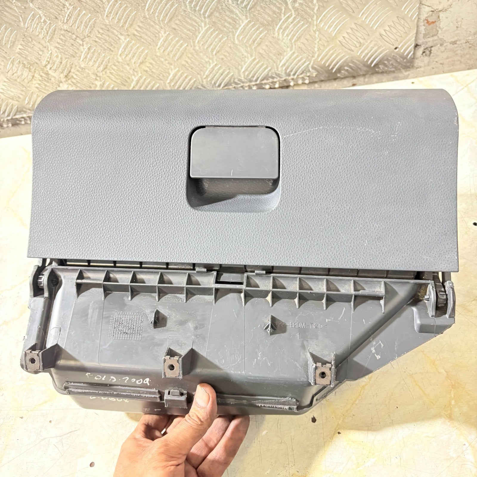 VOLKSWAGEN POLO 2009 GLOVEBOX 602857101