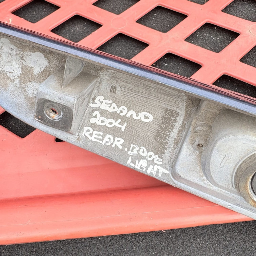 Kia Sedona 2002-2005 LOWER TAILGATE TRIM BONATTI GREY