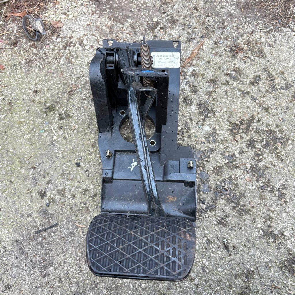 FOR MERCEDES C-CLASS W203 2000-2007 AUTOMATIC BRAKE PEDAL A2036891008